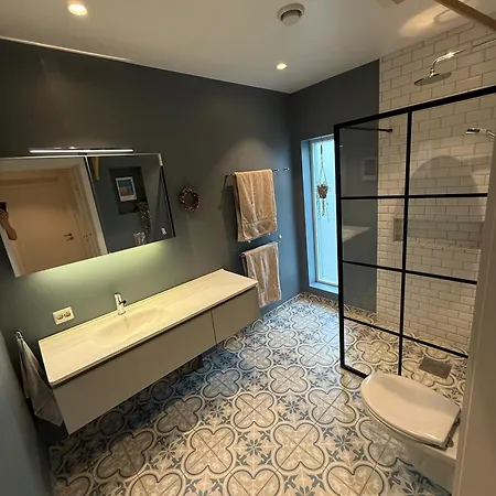 Stor Familiebolig Med Panoramautsikt