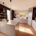 Stor Familiebolig Med Panoramautsikt 別荘 ラルヴィク