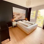 Stor Familiebolig Med Panoramautsikt ラルヴィク